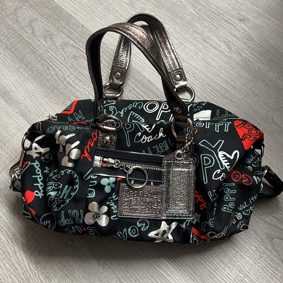 Authentic Coach Poppy Graffiti Bag - Picture 2 of 9